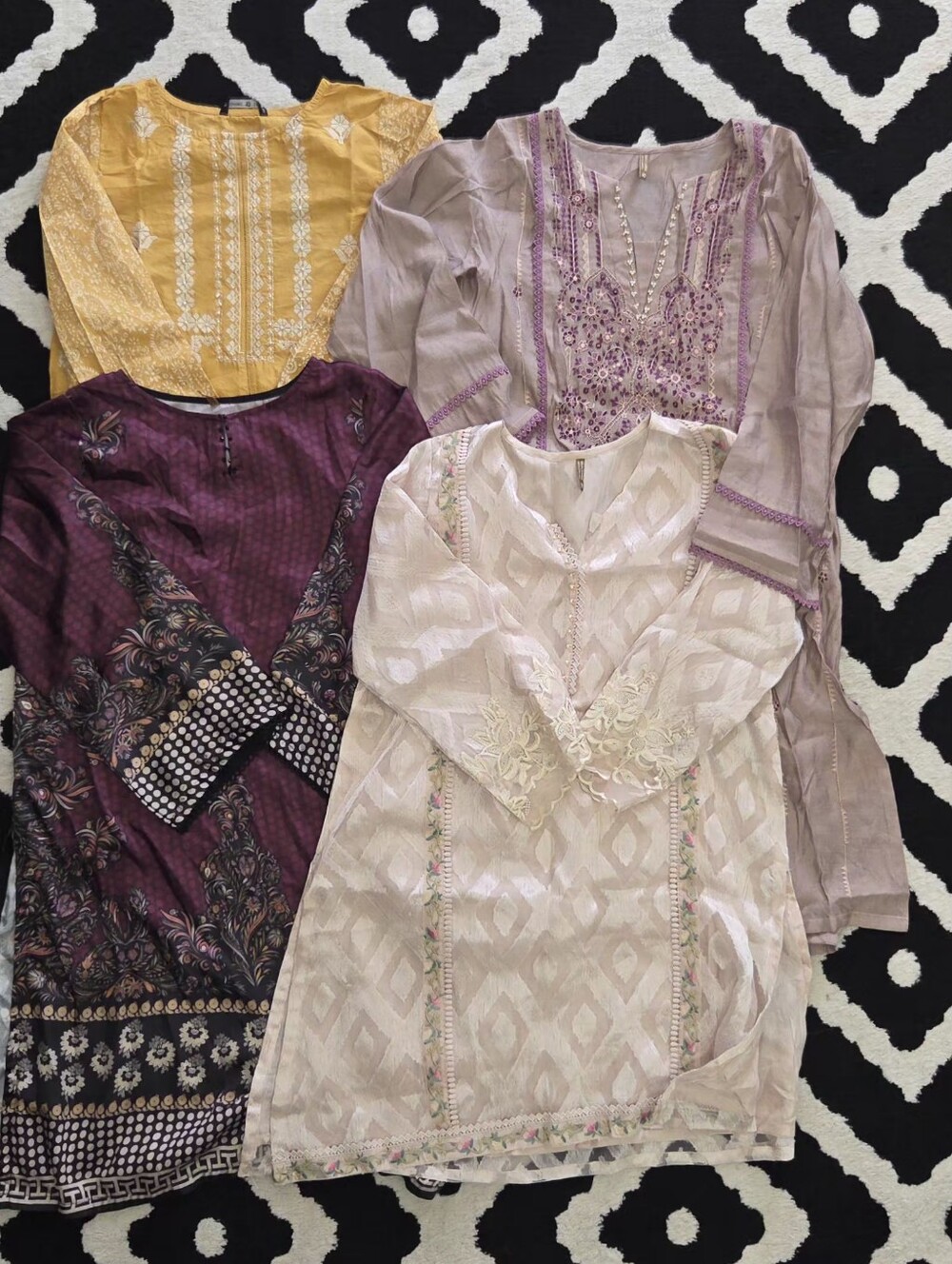 Pakistani Clothes Bundle - Picture 2 of 7